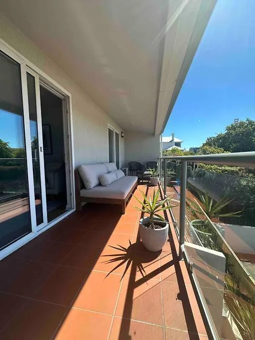 City Fringe Modern Apartment With Car Parking Hobart
